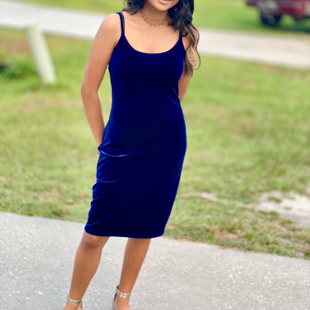 Onyx Nite velvet dress